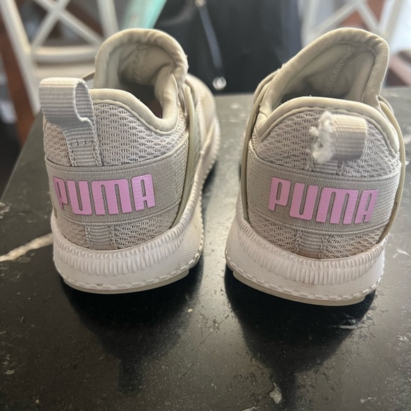 Puma slip ons - Picture 3 of 5